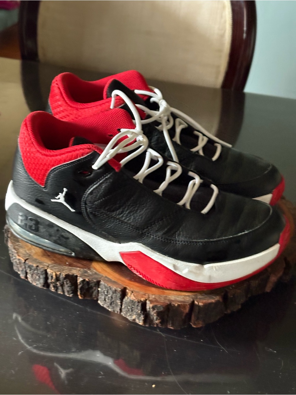 Jordan Men’s Black and Red Low-Top Sneakers 9.5